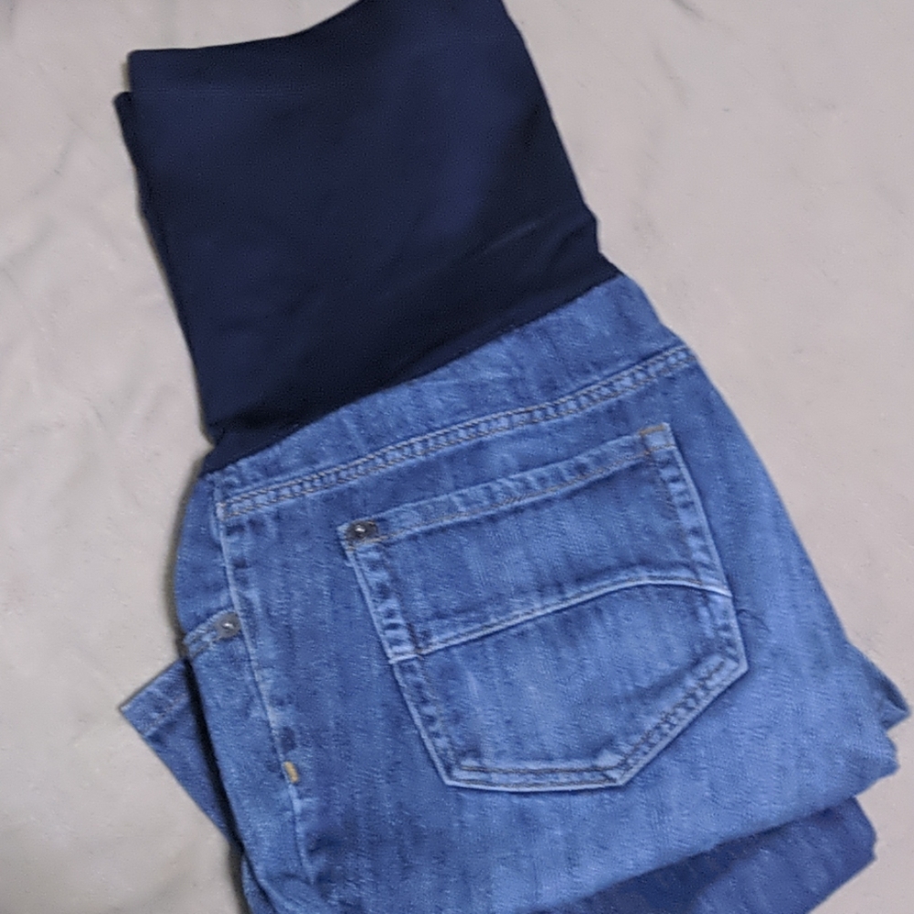 Maternity capris